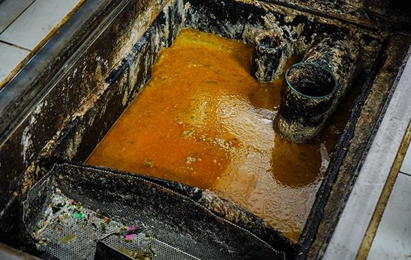 grease trap cleaning helps prevent grease and oil from entering the drain system, therefore reducing the risk of ecological contamination